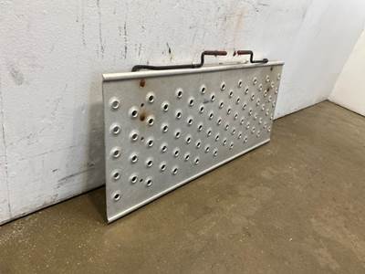 Used Freightliner 114SD Deck Plate