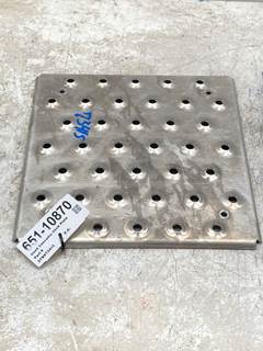 Used Freightliner Cascadia Deck Plate