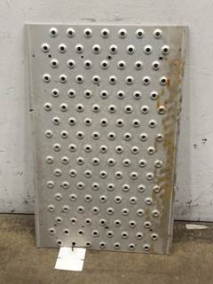 Used Freightliner Cascadia Deck Plate