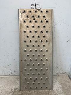 Used Freightliner Cascadia Deck Plate