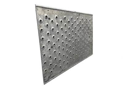 Used Freightliner 122SD Deck Plate