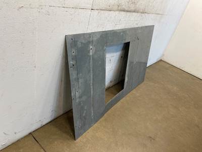 Used Freightliner FLC120 Deck Plate