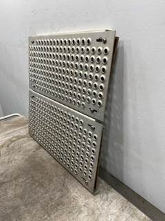 Used International LT625 Deck Plate