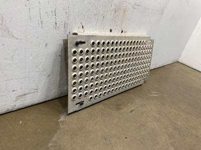 Used International LT625 Deck Plate
