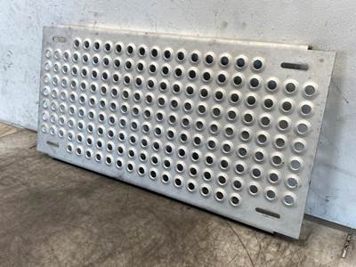 Used International RH613 Deck Plate
