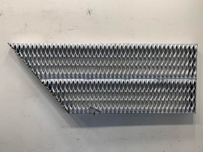 Used Kenworth T660 Deck Plate