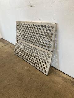 Used Kenworth T680 Deck Plate