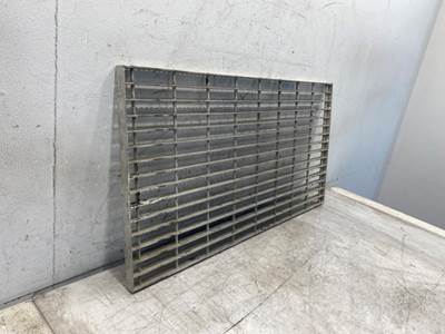 Used Mack CL733 Deck Plate