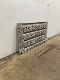 Used Mack CXU Deck Plate