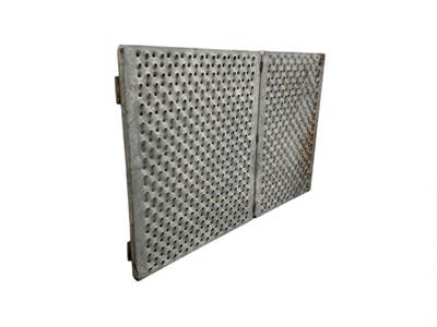 Used Peterbilt 378 Deck Plate
