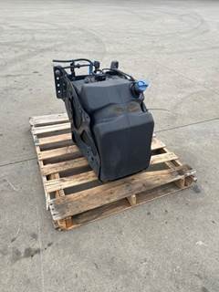 Used Freightliner Cascadia 126 DEF Tank