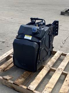 Used Freightliner Cascadia 126 DEF Tank