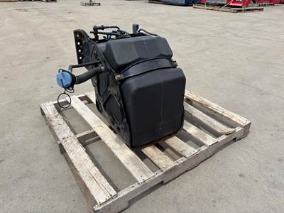 Used Freightliner Cascadia 126 DEF Tank