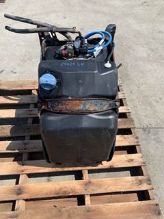 Used Freightliner Cascadia DEF Tank