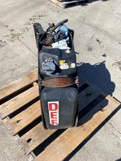 Used Freightliner Cascadia DEF Tank