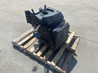 Used Freightliner Cascadia DEF Tank