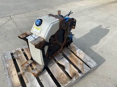 Used Freightliner Cascadia DEF Tank