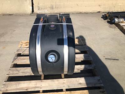 Used Peterbilt 388 DEF Tank