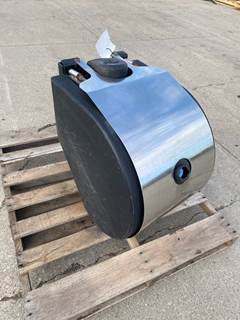 Used Peterbilt 567 DEF Tank