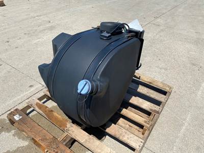 Used Peterbilt 579 DEF Tank