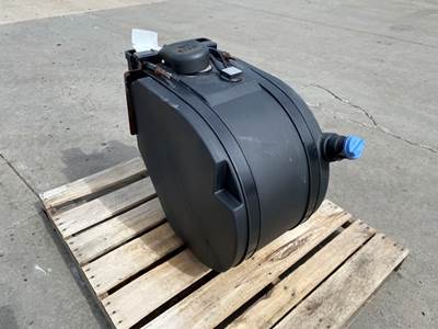 Used Peterbilt 579 DEF Tank