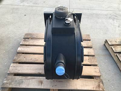 Used Peterbilt 587 DEF Tank