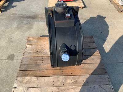 Used Peterbilt 587 DEF Tank