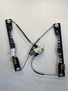 Used Freightliner Cascadia RH Window Regulator