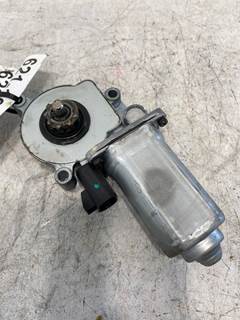 Used Freightliner Cascadia RH Window Regulator