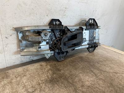 Used International 4400 RH Window Regulator Assembly