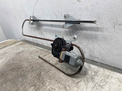 Used Kenworth T800 RH Window Regulator