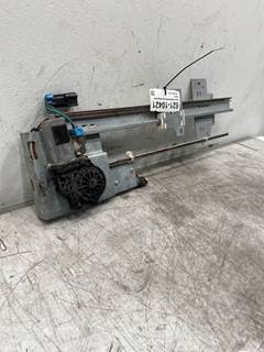 Used Mack Pinnacle CXU612 RH Window Regulator