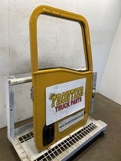 Used Caterpillar CT660 RH Door