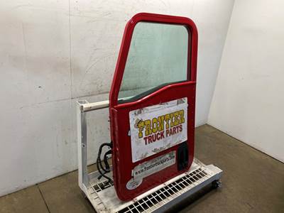 Used Caterpillar CT660 LH Door