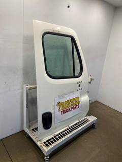 Used Freightliner Cascadia 113 RH Door