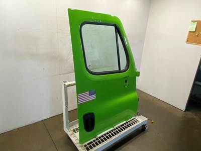 Used Freightliner Cascadia 113 RH Door