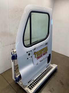 Used Freightliner Cascadia 113 LH Door