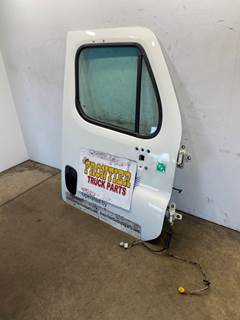 Used Freightliner Cascadia 125 RH Door