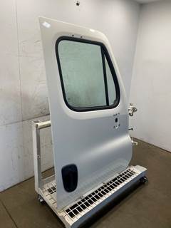 Used Freightliner Cascadia 125 RH Door