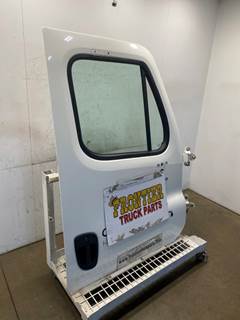 Used Freightliner Cascadia 125 RH Door