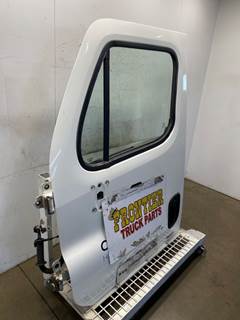 Used Freightliner Cascadia 125 LH Door