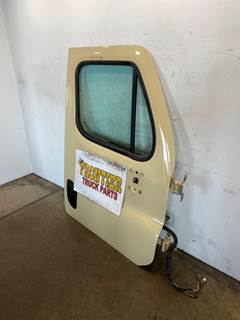 Used Freightliner Cascadia 126 RH Door