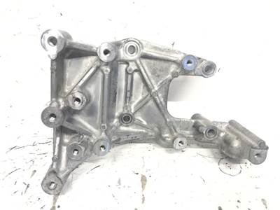 NTO Isuzu 4HK1TC A/C compressor bracket