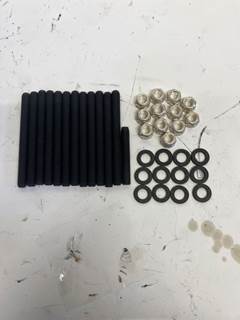 New Aftermarket Caterpillar C15 Exhaust Stud Kit