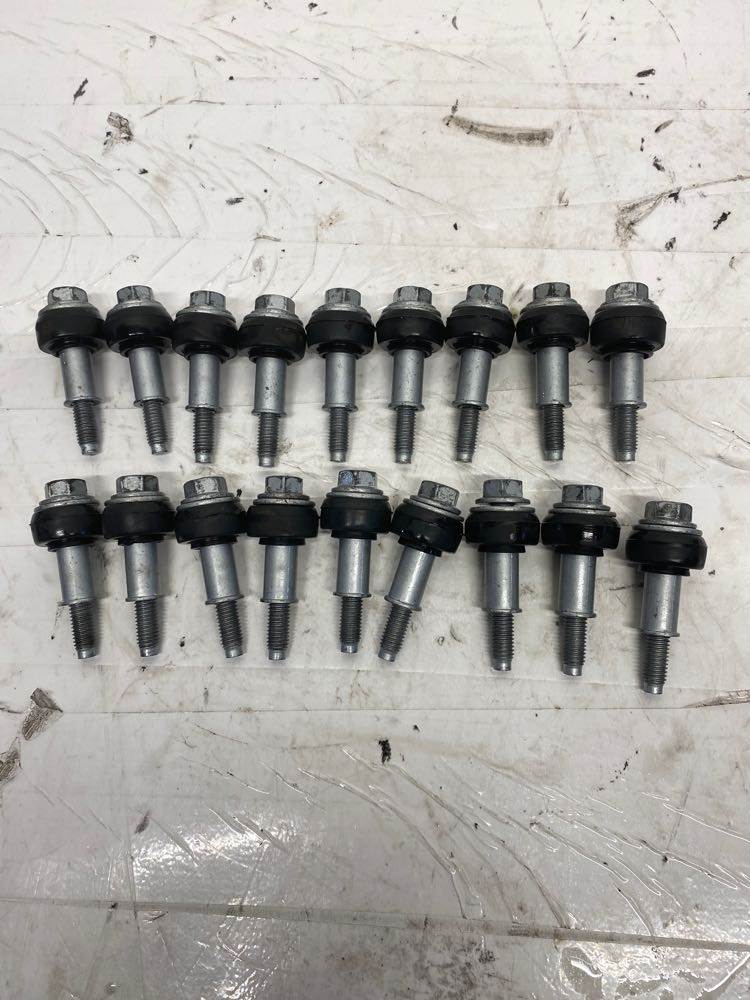 Used Detroit Diesel DD15 Oil Pan Bolts For Sale Dorr, MI