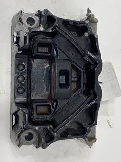 Used Freightliner Rear Engine Isolator