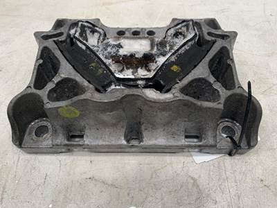 Used Freightliner Cascadia Rear Frame Engine Mount Isolator