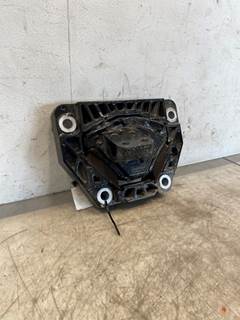 Used Kenworth T680 RH Engine Mount