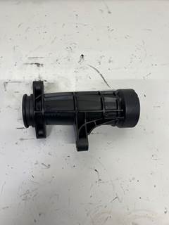 Used Detroit Diesel DD13 Oil Coolant Outlet Pipe