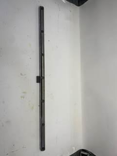 Used Detroit Diesel DD13 Outlet Rocker Shaft